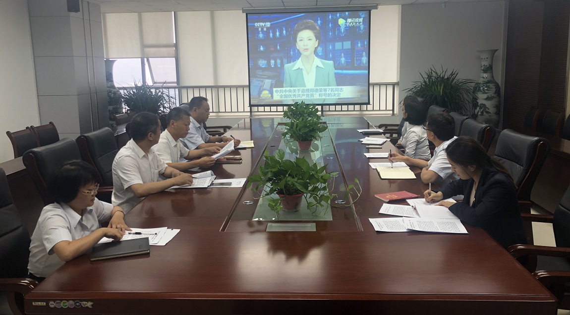 学习郑得荣1.jpg